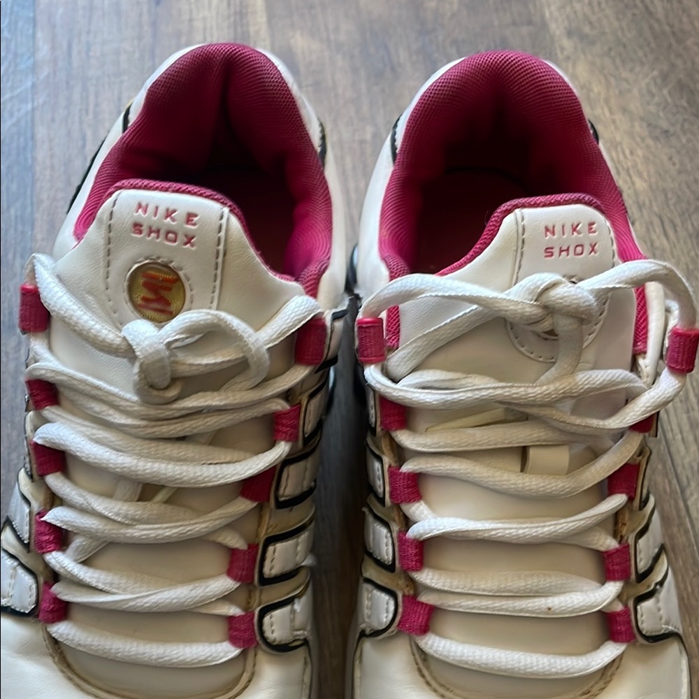 Nike Shox White and Pink Sneakers - Picture 11 of 12
